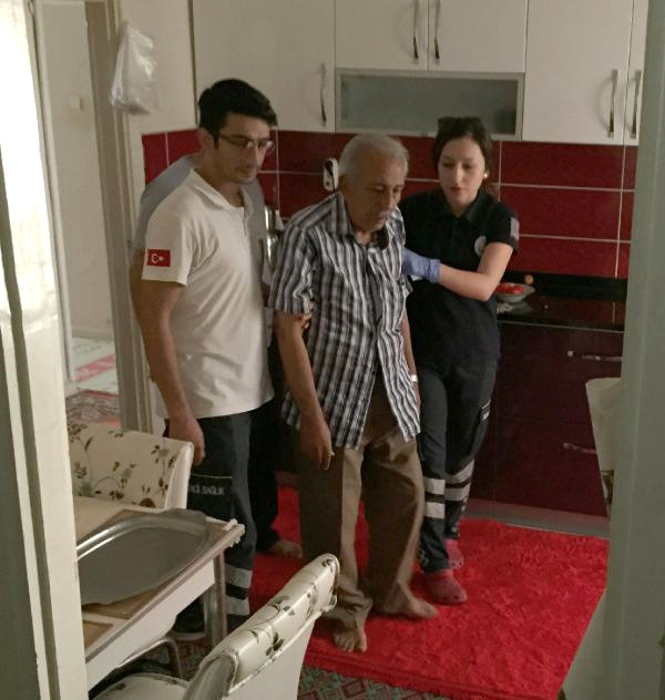 Eşini Geri Getirmek İçin, Gasp Senaryosu ile Kendini Bıçakladı