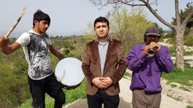 Köy Muhtarından Davul Zurnalı Afrin Marşı