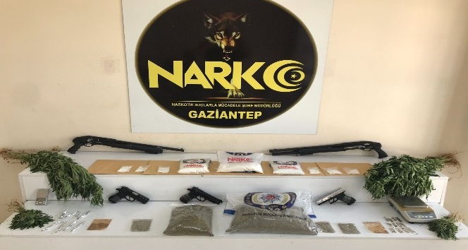 Keman kutusundan esrar çıktı