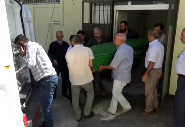 Lastik Değiştirirken Otomobil Çarptı: 1 Ölü, 7 Yaralı.
