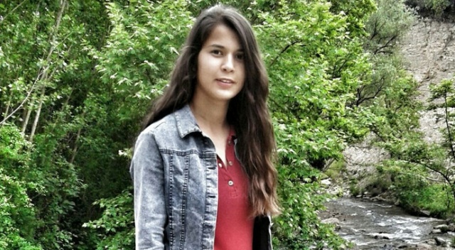7 Aydır Komadaki Kızının Uyanmasını Bekliyor