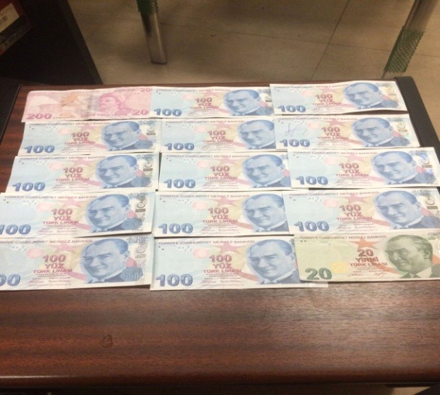 Sahte Parada Balmumu Kullanıldığı Ortaya Çıktı.