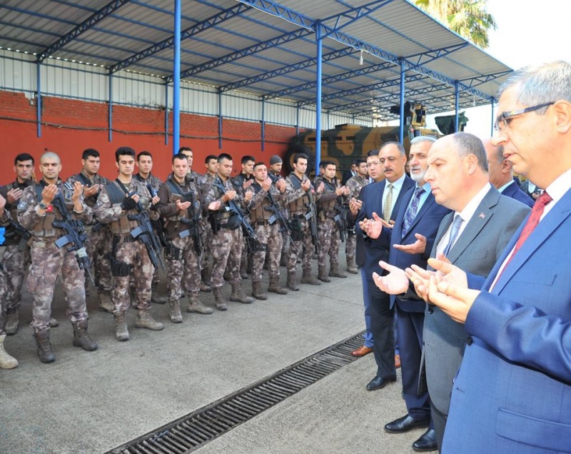 Osmaniye'den Özel Harekat Polisleri 'Zeytin Dalı Harekatı' İçin Uğurlandı 