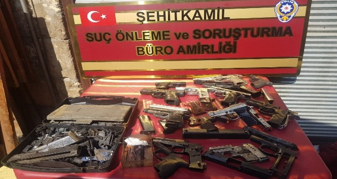 Hırsızlık şüphelisi kaçak silah imalathanesinde yakalandı