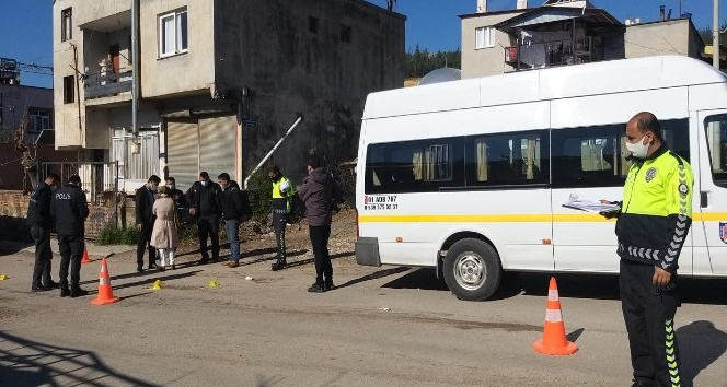 Servis aracının çarptığı öğrenci hayatını kaybetti