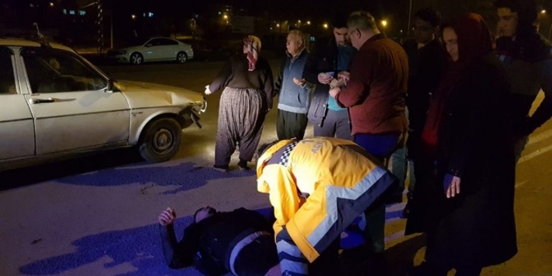 Kazada Yaralanan Motosikletli Kurye, Müşterisini Olay Yerine Çağırığ Siparişi Teslim Etti