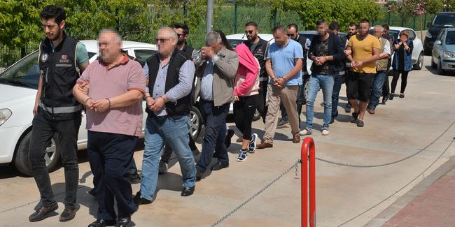 Adana Şantajla 350 Ev ve İş Yerini Üzerlerine Geçiren 10 Kişilik Aile Yakalandı