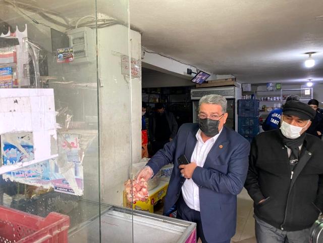 Markete baskın!  kokmuş 200 tüm tavuk ve 150 kg kıyma ele geçirildi