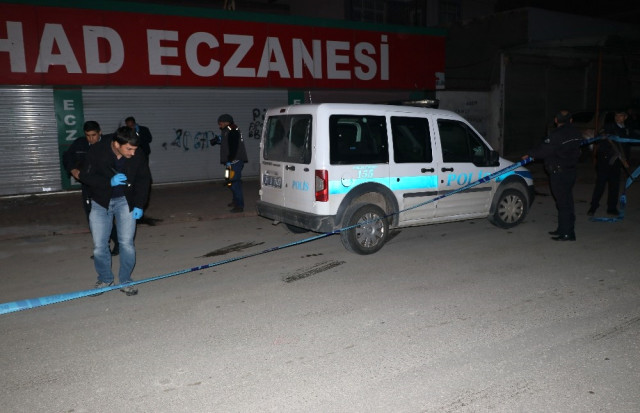 Adana'da Polis Karakolu Yakınına Eyp Atıldı.