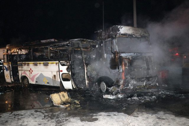Adana'da Tır ile Otobüsün Çarpıştığı Kazada Yaralı Sayısı 44'e Yükseldi.