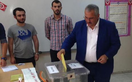 Ak Parti 1 Sıra adayı Önal, Fakıuşağı'nda oy kullandı