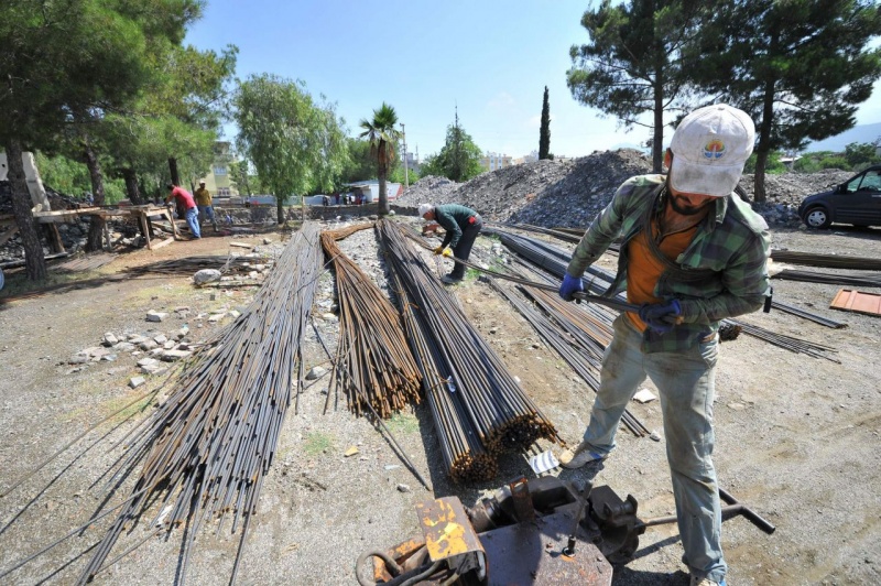 Osmaniye'deki Cem ve Kültür Evi İnşaatı Sürüyor