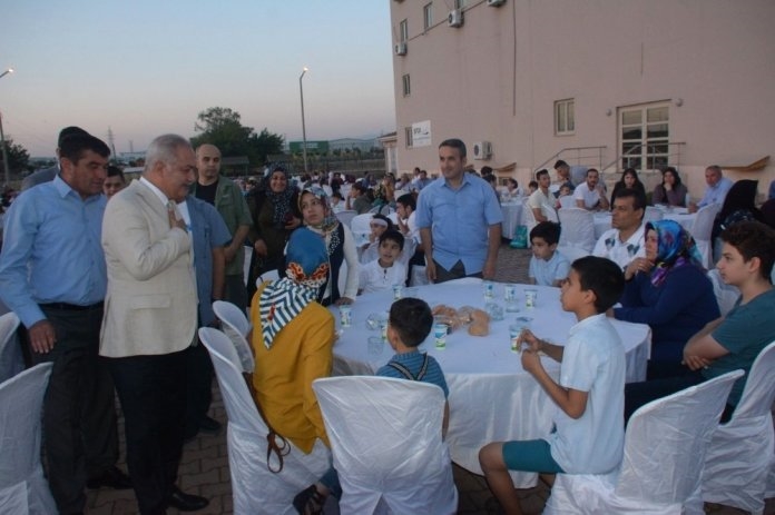 Başkan Kara şehit, gazi ve engelli aileleriyle iftarda bir araya geldi 