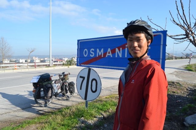 Bisikletli Japon Turist Osmaniye'de Mola Verdi 