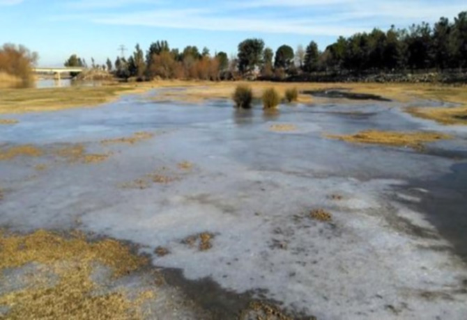 Osmaniye'de Ceyhan Nehri buz tuttu