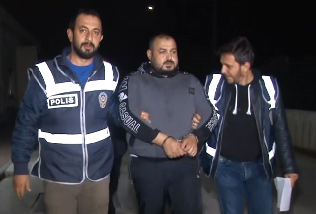 Demir Çubukla Dövüp Boğazını Keserek Öldürdüler