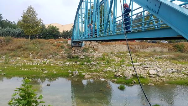  Deprem Sonrası Savrun Çayı'nda Çamur Kaynadı