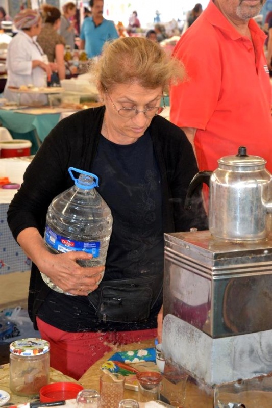 Dolandırıcılara İnanıp Evini Sattı, Eşi Boşanma Davası Açtı