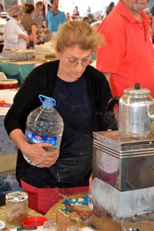  Dolandırıcılara İnanıp Evini Sattı, Eşi Boşanma Davası Açtı