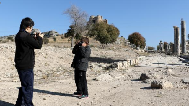 Down Sendromlu Çocuklar Osmaniye'deki Antik Kenti Fotoğrafladı