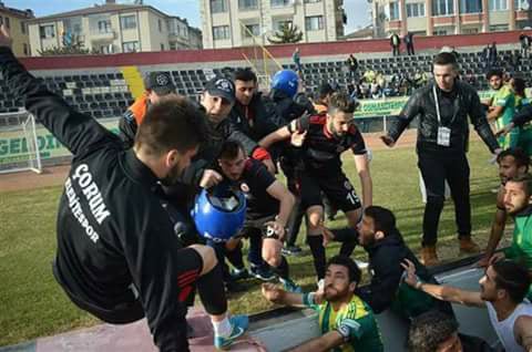 Çorum deplasmanında Osmaniyespor saldırıya uğradı!