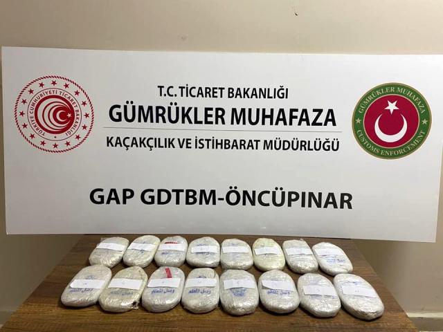 GAP'ta 40 milyon liralık kaçak eşya ele geçirildi