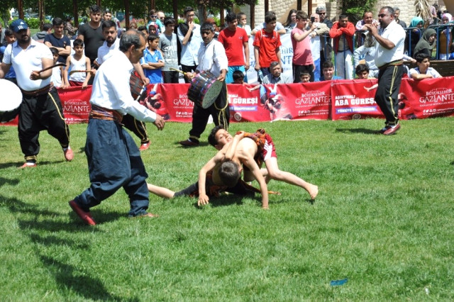 Gaziantep'te Aşırtmalı Aba Güreşi Türkiye Şampiyonası