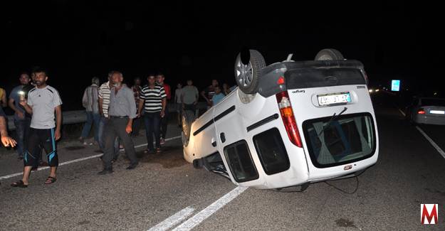 Hafif ticari araç takla attı: 1 yaralı