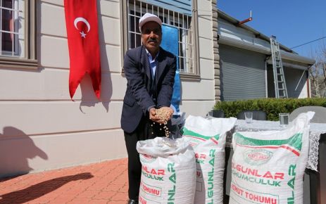 Hasanbeyli'de 31 çiftçiye nohut tohumu dağıtıldı