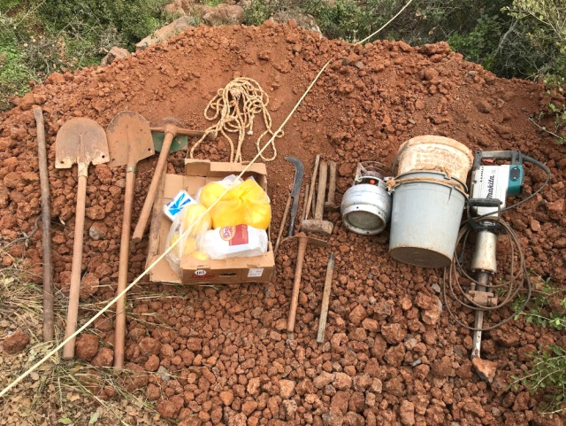 Hatay'da Define Avcıları Suçüstü Yakalandı.