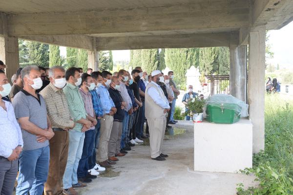 Vinç kazasında yaşamını yitiren 24 yaşındaki genç kadın, gözyaşları içinde toprağa verildi