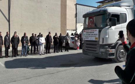 Hayrat Vakfı temsilciliğinden Bayırbucak Türkmenlerine yardım