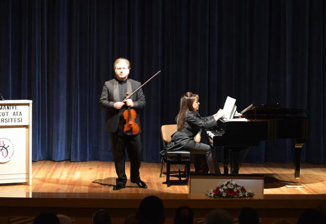 Cihat Aşkın ve Mehru Ensari'den Minyatürler Konseri