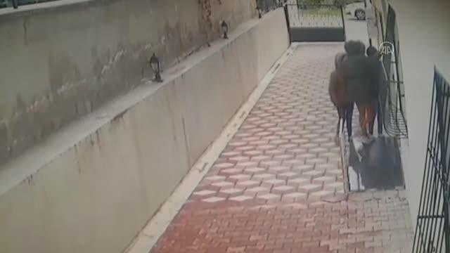4 hırsızlık şüphelisi kameradan yakalandı