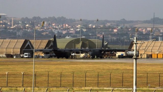 İncirlik'teki Aramada 17 Bin TL Ele Geçirildi.