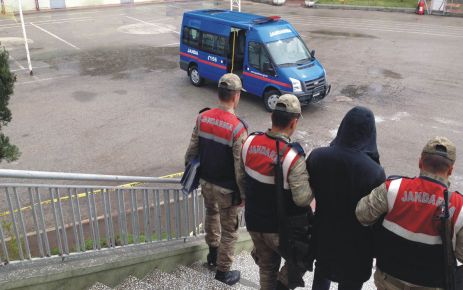 Jandarma uyuşturucu satıcılarına operasyon düzenledi: 5 gözaltı
