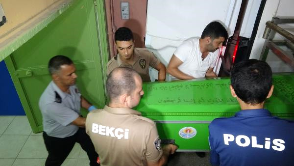 Kadın Polis, Evde Başında Vurulmuş Halde Bulundu
