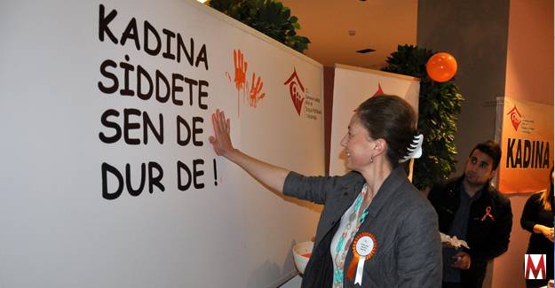 Kadına yönelik şiddete sende dur de! etkinliği