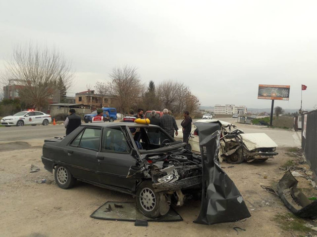 Kadirli'de Trafik Kazası: 4 Yaralı