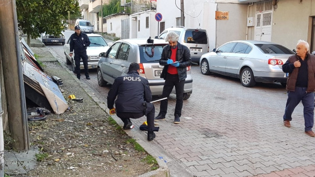  Kar Maskesi Takıp Kuru Sıkı Tabancayla Kuyumcu Soymaya Çalışan Şahıs Kıskıvrak Yakalandı