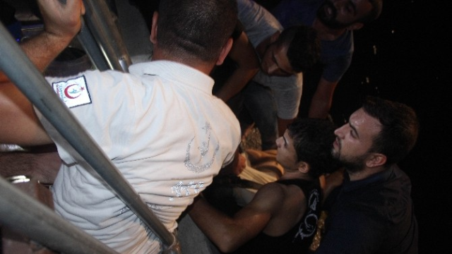 Adana'da Sulama Kanalına Düşen Adamı Kemerle Kurtarmaya Çalıştılar