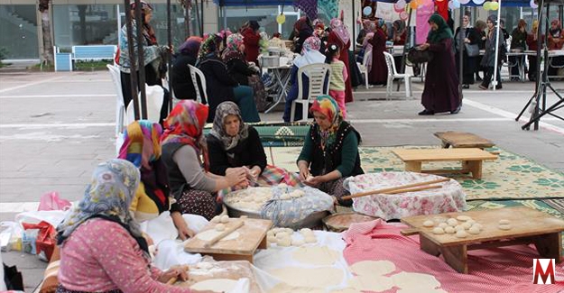 Kur’an Kursları yardım kermesi açtı