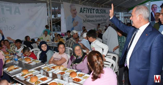 Milliyetçi Başkan, iftar çadırında orucunu açtı  