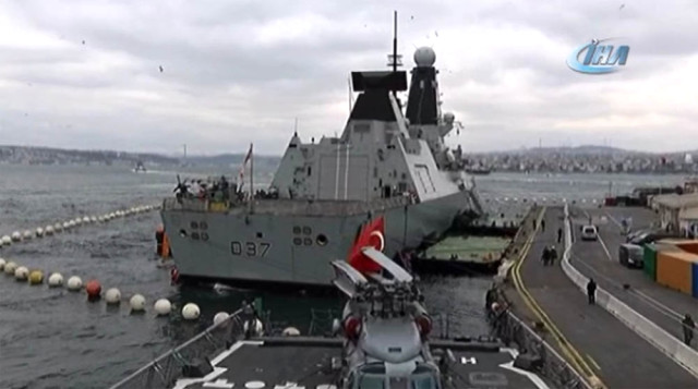 NATO Savaş Gemisi İstanbul'a Demir Attı.