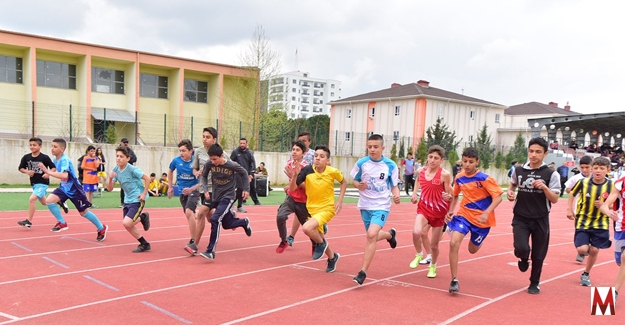 Okullar arası Atletizm yarışmaları yapıldı  