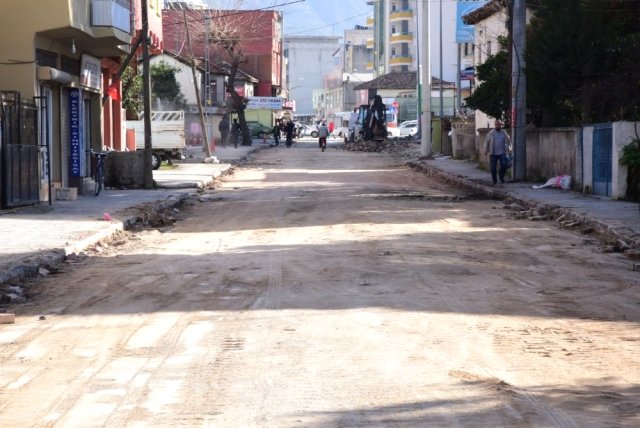 Osmaniye'de Hilmi Karaboran Caddesi Yenileniyor