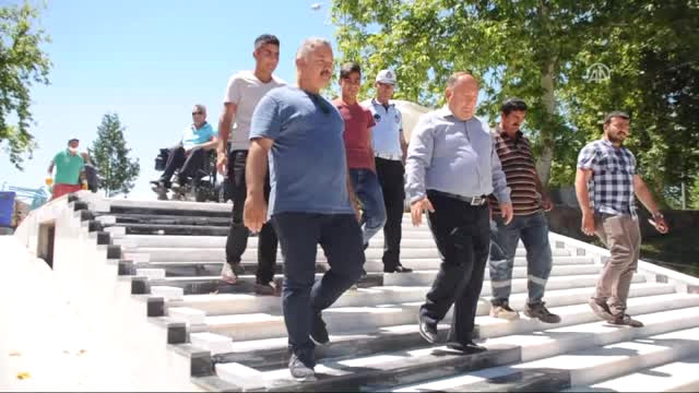 Osmaniye'de Yapılan Piyano Merdivenler Ilgi Görüyor..