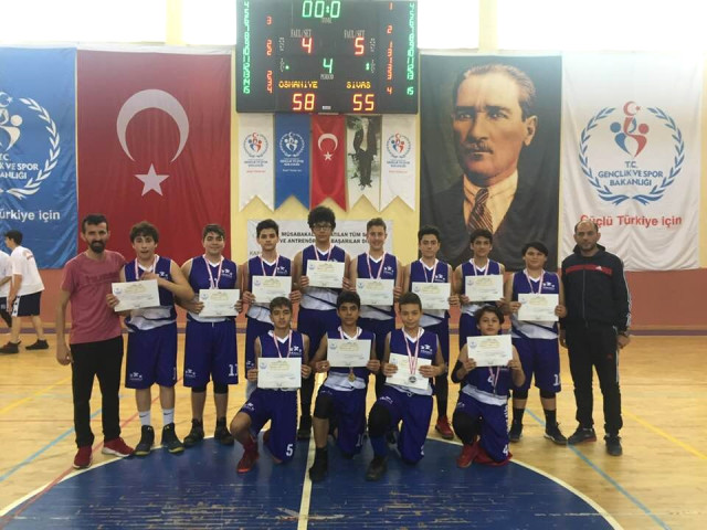 Osmaniye Kız ve Erkek Basketbol Takımları Yarı Finalde