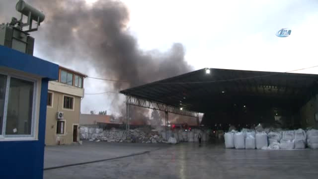 Adana Plastik Geri Dönüşüm Fabrikasında Yangın.