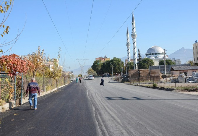 Osmaniye Belediyesi Şehit Süreyya Atalay caddesini yeniliyor